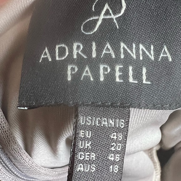 STUNNINGLY BEAUTIFUL GOWNS - Picture 6 of 13